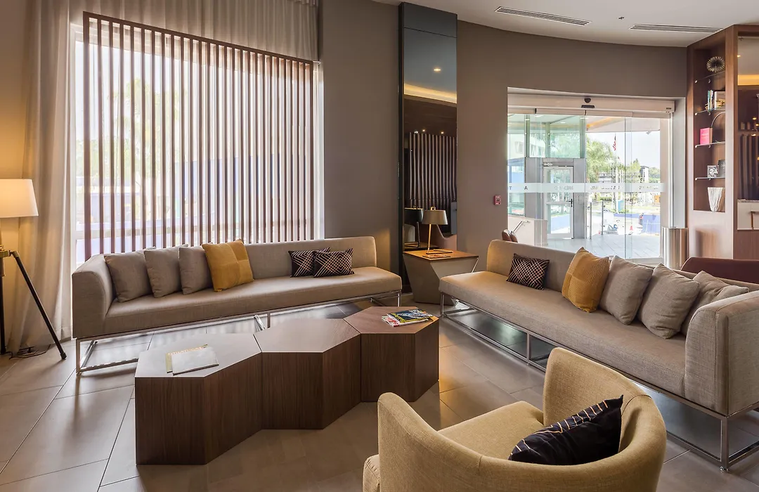 AC Hotel by Marriott Guadalajara Expo-1