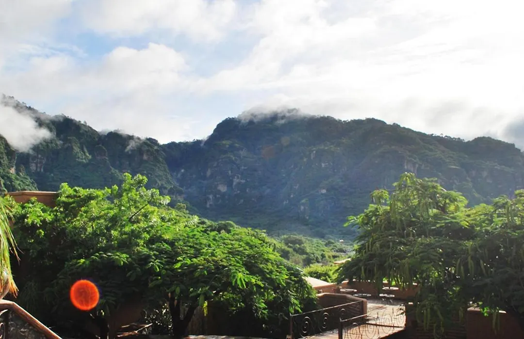 Hostal De La Luz - Spa Holistic Resort-1