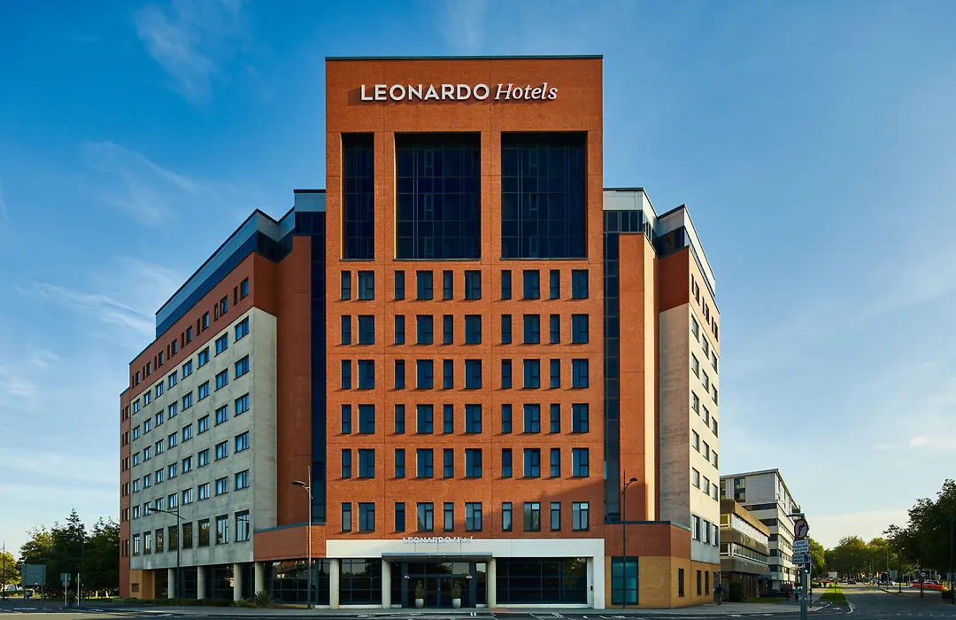 Leonardo Hotel Swindon-1