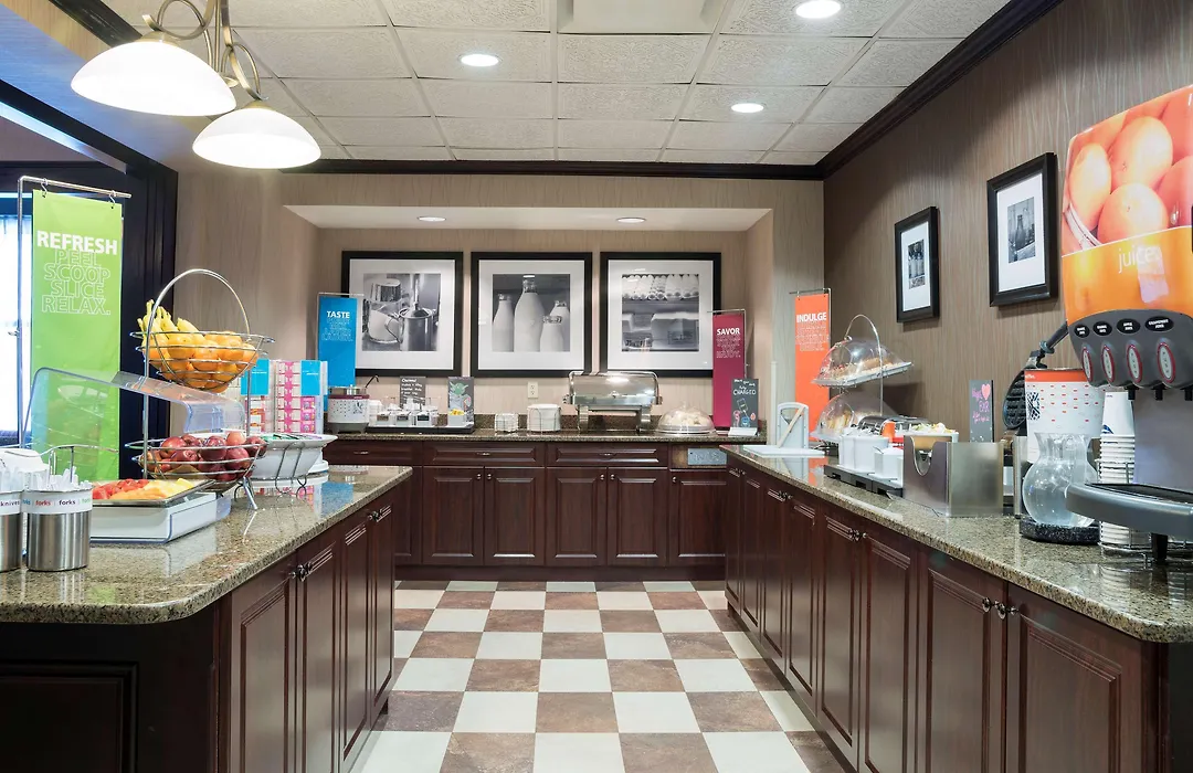 Hampton Inn Detroit Roseville-1