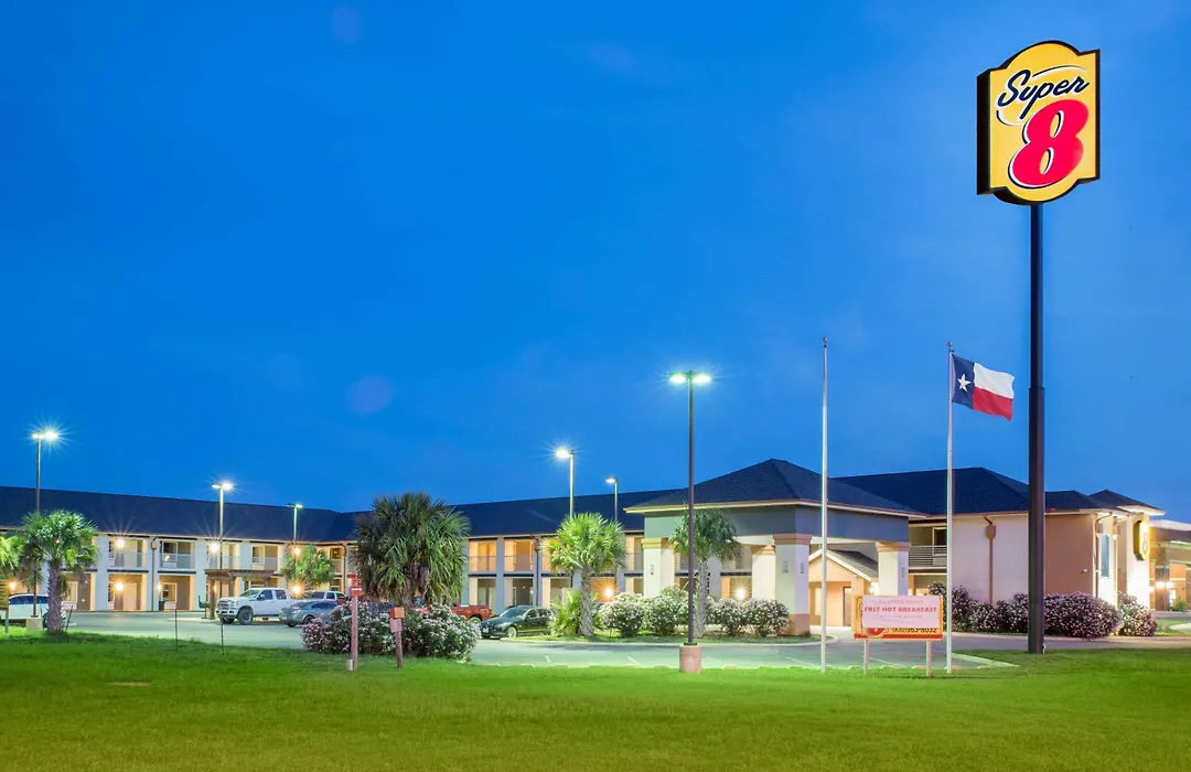Super 8 By Wyndham Dilley Tx-1
