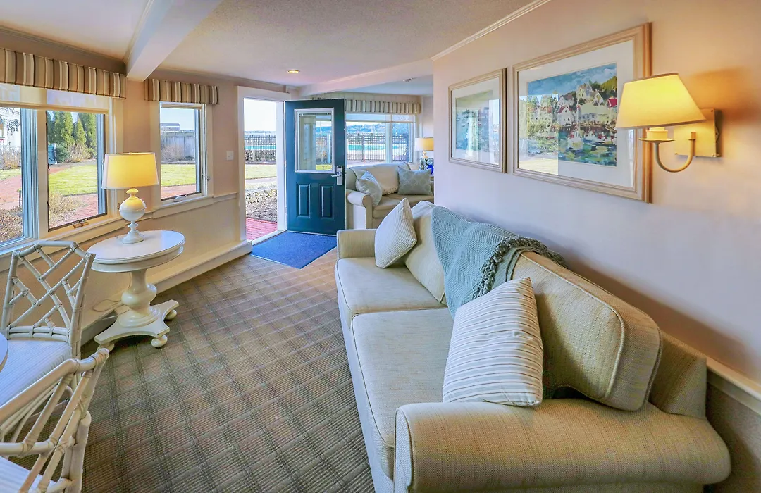 The Harborside Inn-1