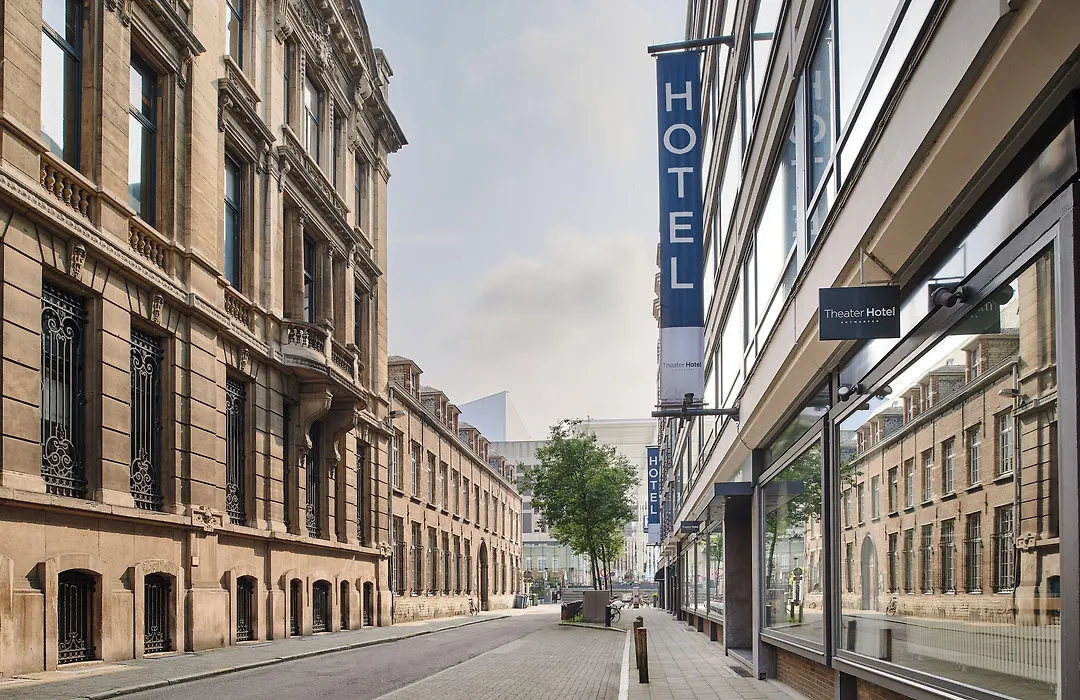 Theater Hotel-1