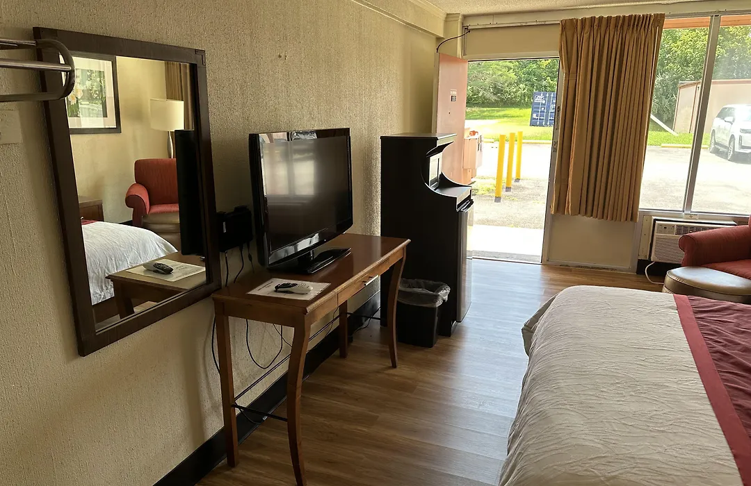 Daniel Boone Motor Inn-1