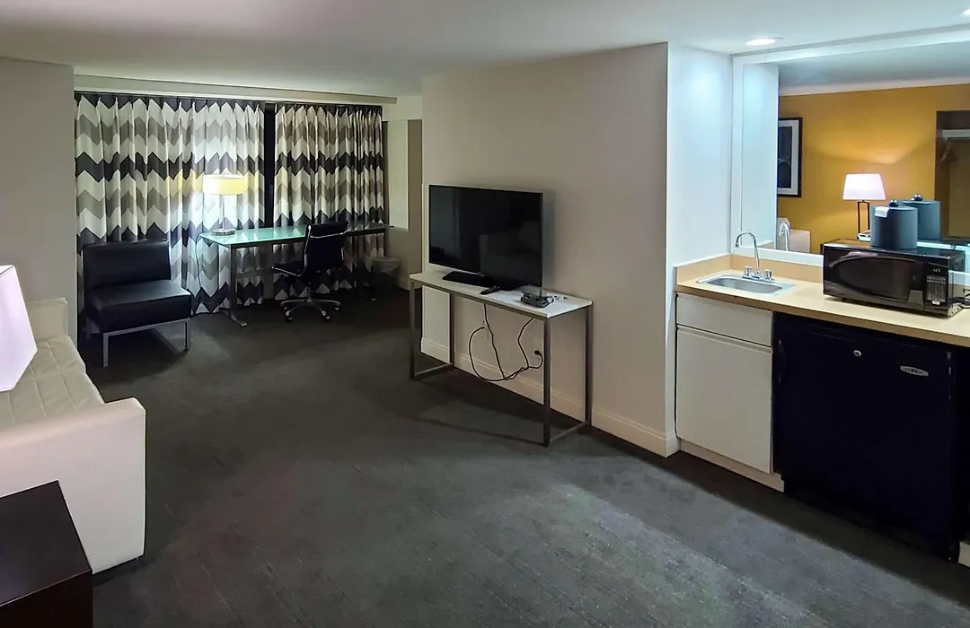 Comfort Inn & Suites Baltimore Inner Harbor-1
