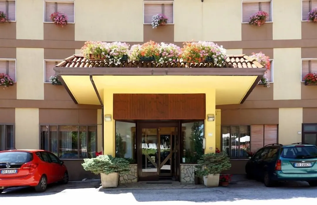 Family Hotel Como Rivisondoli-1