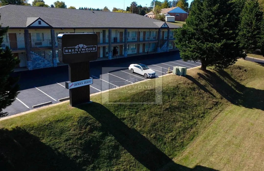 Brentwood Inn & Suites - Lynchburg-1