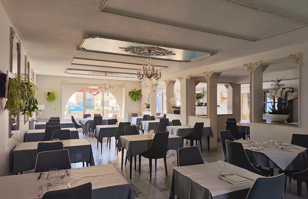 Hôtel-Restaurant le Commerce-1