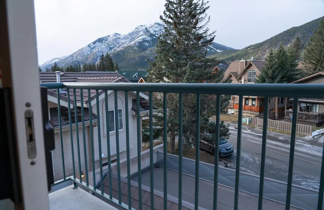 Irwin'S Mountain Inn-1