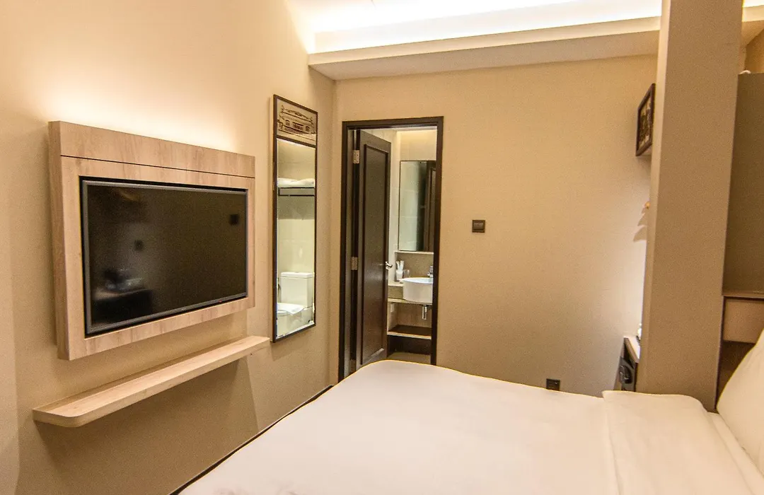 Aqueen Prestige Hotel Lavender-1