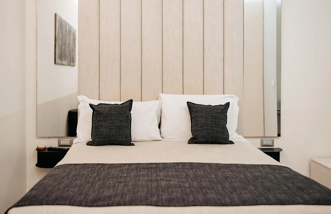 Room 230 Roma Luxury Suites-1