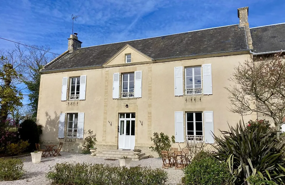 Les chambres d'Omaha Beach Etablissement avec deux chambres d'hôtes, petit-déjeuner compris fait-maison et produits locaux-1