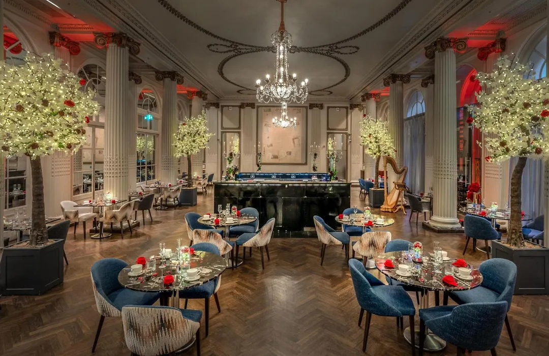 The Waldorf Hilton-1
