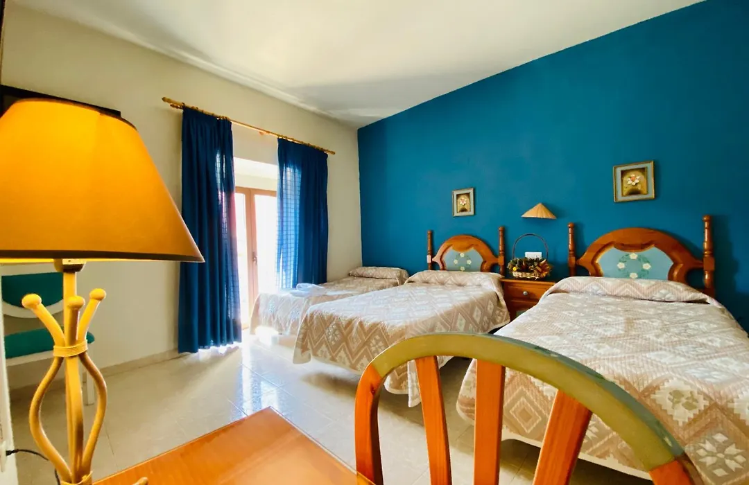 Hostal León-1