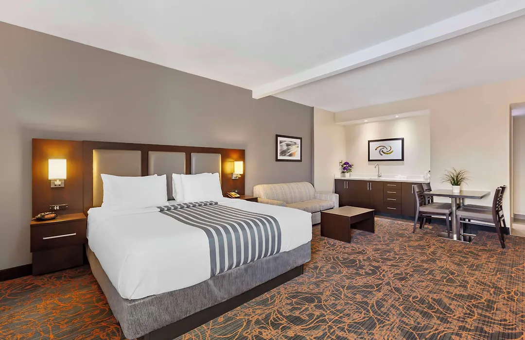 Best Western Plus Executive Inn-1