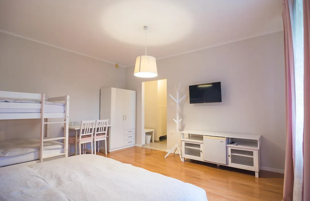 Hop House Garni Hotel-1