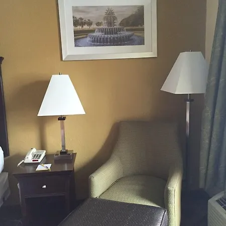 Days Inn By Wyndham Charleston Historic District-2