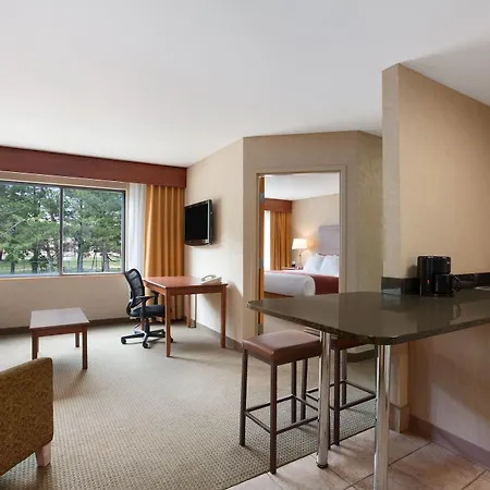 Ramada By Wyndham Toms River-3
