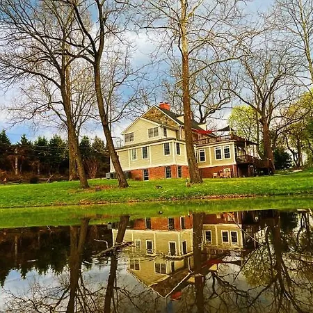 Wayside Inn Bed And Breakfast-2