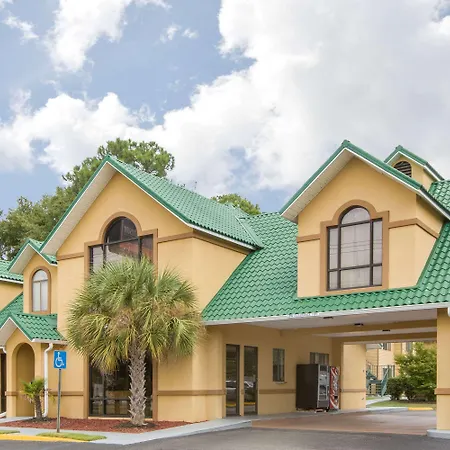 Howard Johnson By Wyndham Dothan-2
