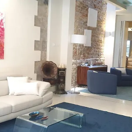Luxury Tower House In Heart Of Pisa-2