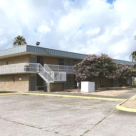 Americas Best Value Inn Beeville-3