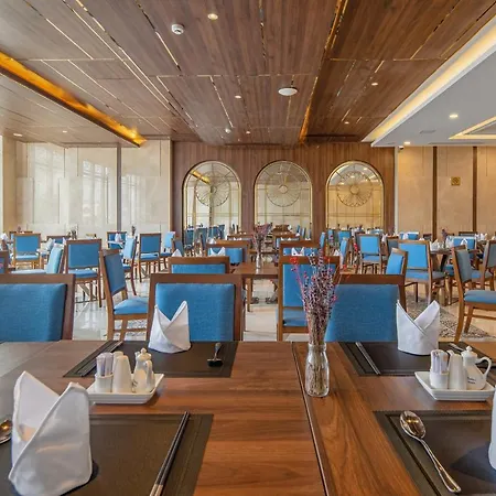 Gold Plaza Hotel - Located Just 100M From The Walking Street-2