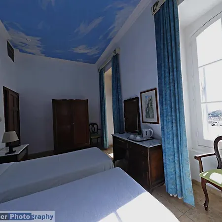 Hotel Castille-3