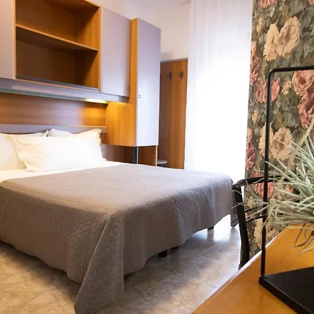 Hotel Crystal-3