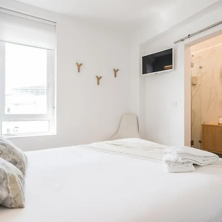 Lisbon Airport Suites-3