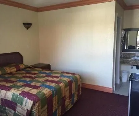 Travel Inn Motel-2