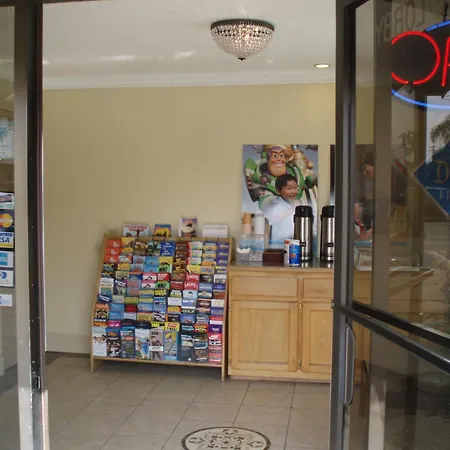 Abby'S Anaheimer Inn - Across Disneyland Park-2
