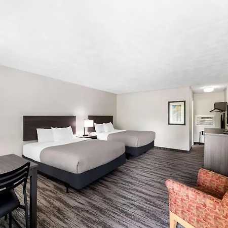 Quality Inn & Suites Munising-3