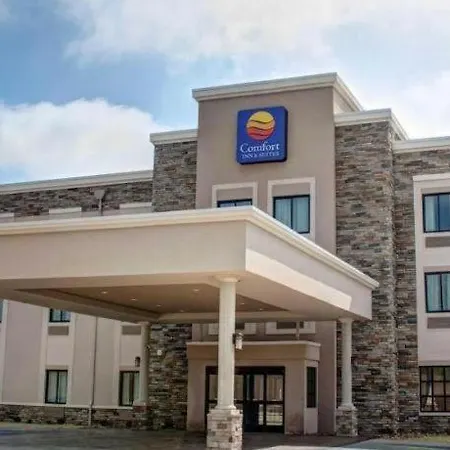 Comfort Inn & Suites-3
