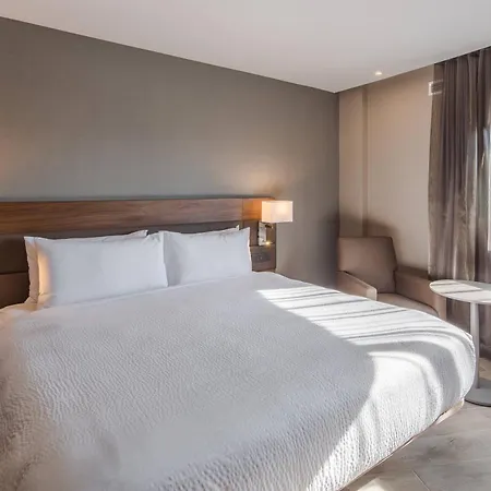AC Hotel by Marriott Guadalajara Expo-3