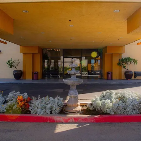 Ramada Plaza By Wyndham Garden Grove/Anaheim South-2