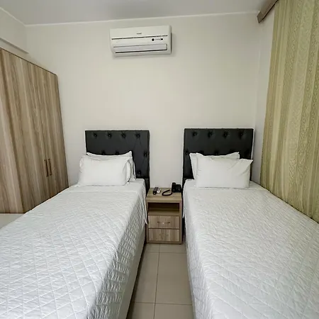 Hotel Tropical Paracatu Ereli-2