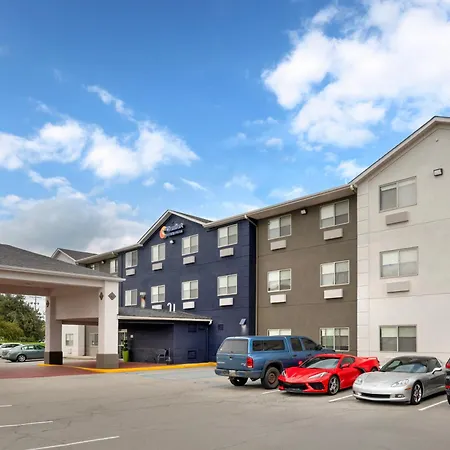 Comfort Inn & Suites North Greenfield-2