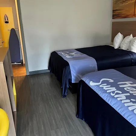 Days Inn By Wyndham West Des Moines - Clive-2
