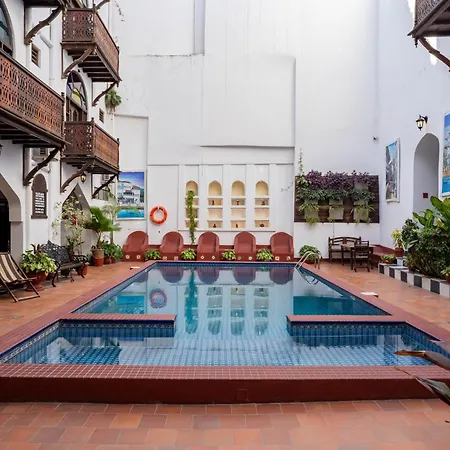 Dhow Palace Hotel-2