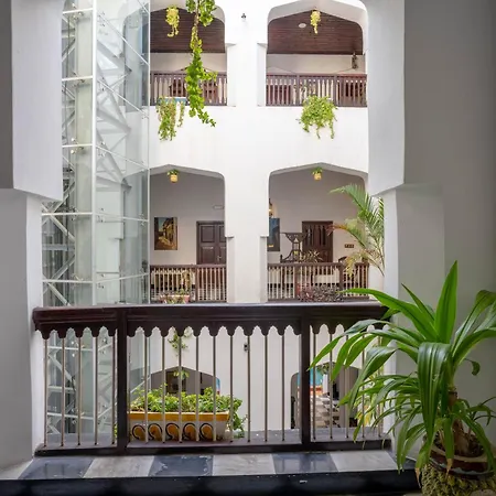 Dhow Palace Hotel-3