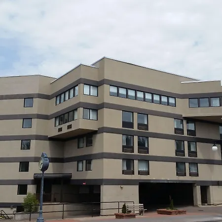 Hampton Inn & Suites Houghton-2