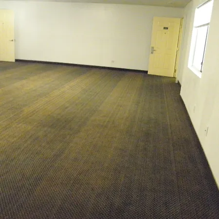 Regency Inn & Suites West Springfield-3