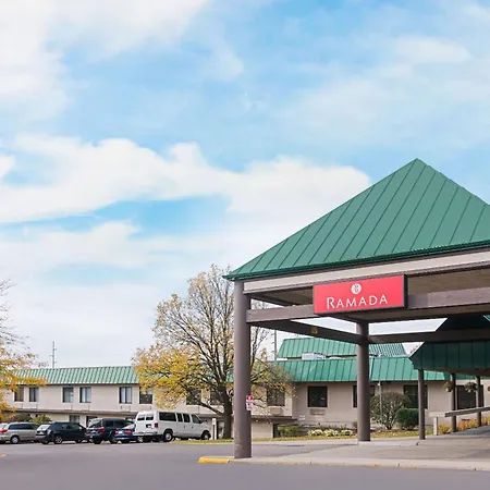 Ramada By Wyndham Plymouth Hotel & Conference Center-2