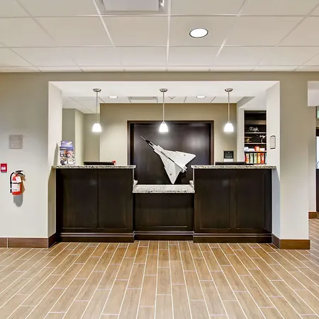 Best Western London Airport Inn & Suites-3
