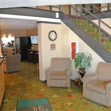 Quality Inn & Suites Mayo Clinic Area-2