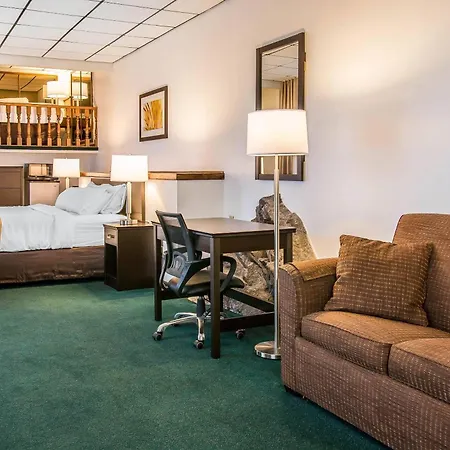 Quality Inn & Suites Houghton Downtown-3