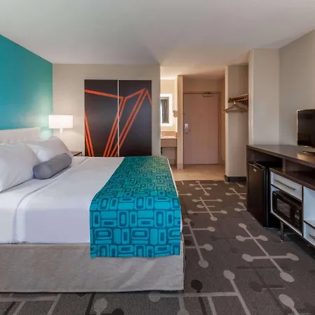 Howard Johnson By Wyndham Romulus Detroit Metro Airport-2