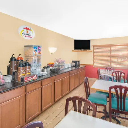 Super 8 By Wyndham Marshalltown-2
