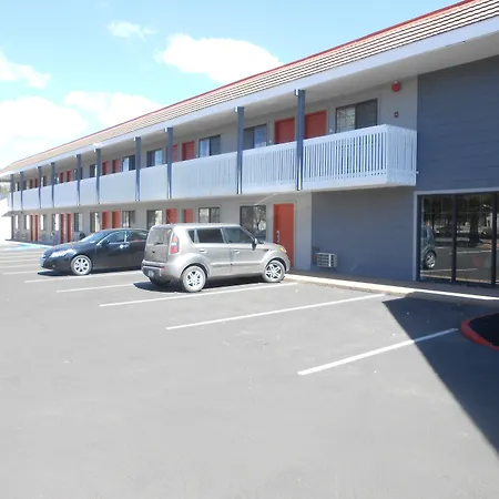 Econo Lodge Flagstaff East I-40-2
